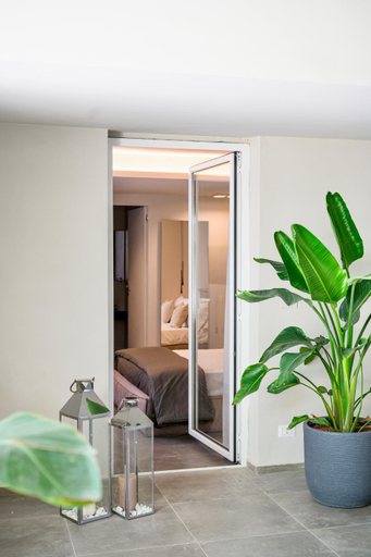 Others 3, Cali Suites Mergellina, Napoli