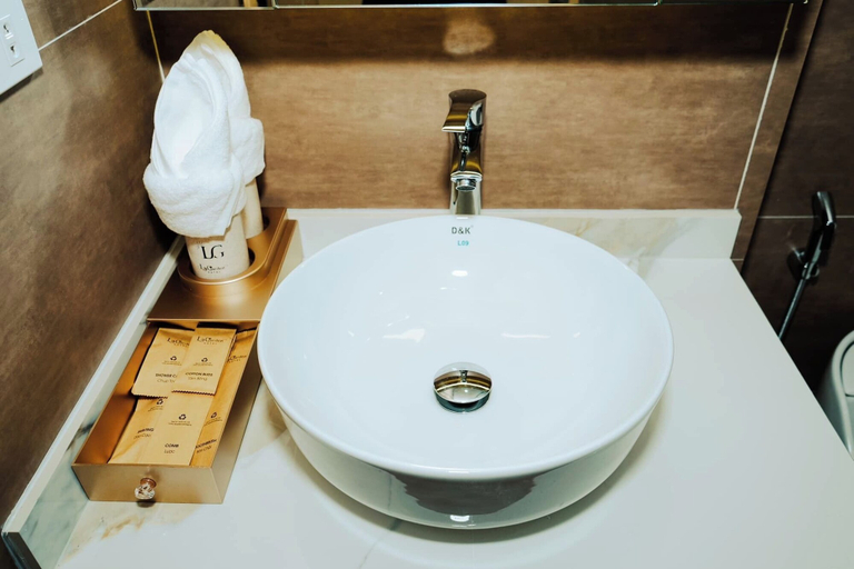 Bathroom 4, La Garden Hotel Van Don by Bayluxury, Vân Đồn