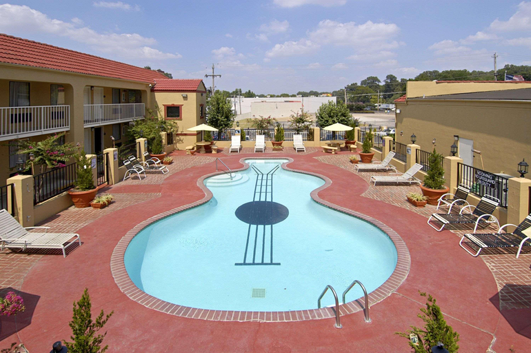 Sport & Beauty 5, Days Inn by Wyndham Memphis at Graceland, Shelby