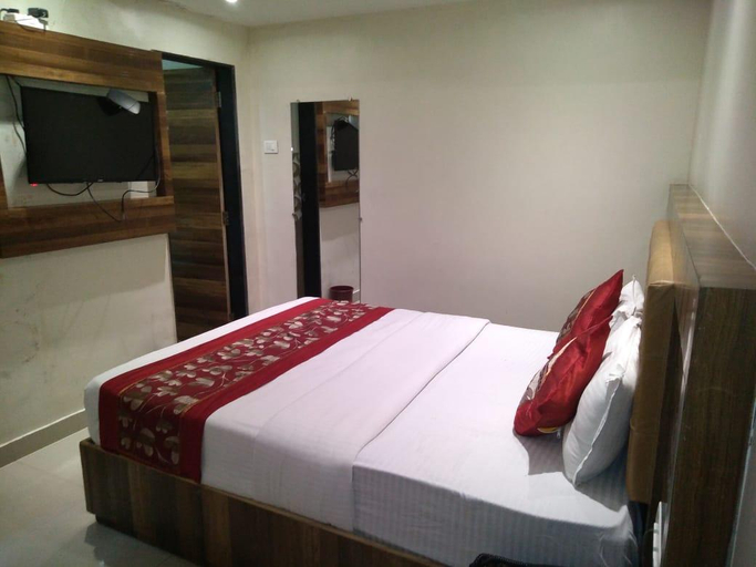Others 5, Hotel Rishi International - Grant Road, Mumbai City