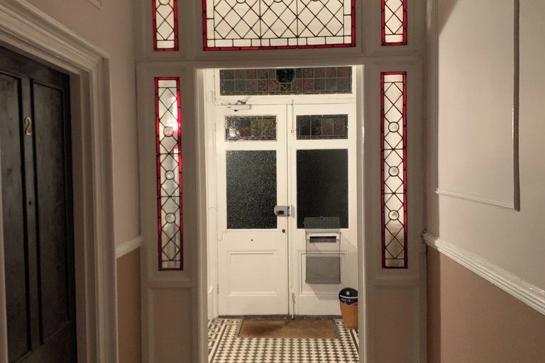 Interior 5, London Apt - Sleeps 5 - Great Transport Links, London