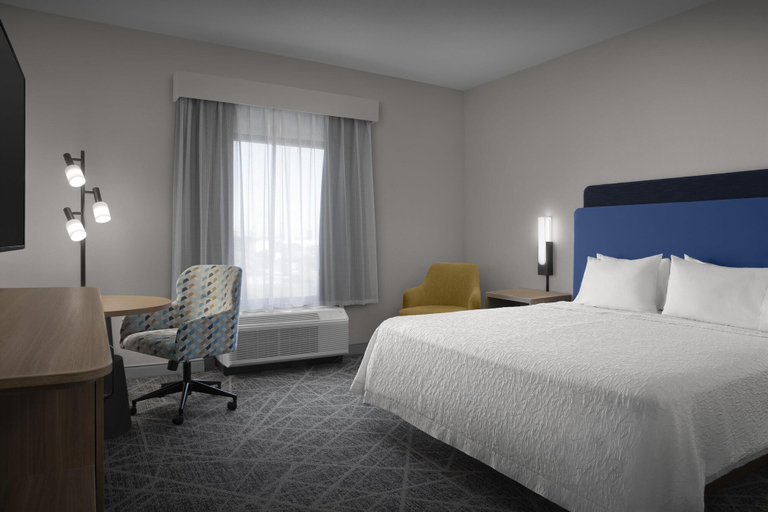 Bedroom 3, Hampton Inn & Suites Laurel, MS, Jones