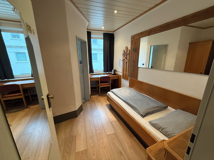 Bedroom 4, Hotel & Restaurant Elbschetal, Ennepe-Ruhr-Kreis