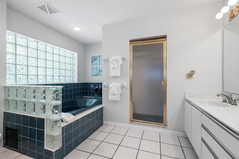 Bathroom 3, River Oasis by Distinctive Beach Rentals, Lee