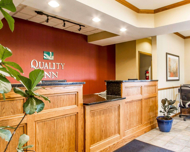 Public Area 2, Quality Inn Pontiac, Livingston