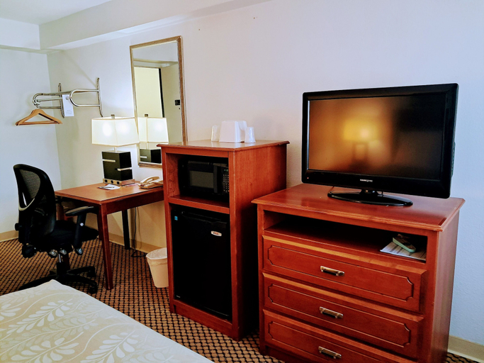Bedroom 3, National 9 Casper - Showboat, Natrona