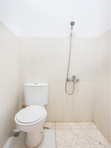 Bathroom 5, Capital O 332 Residence G17 Kemang, South Jakarta