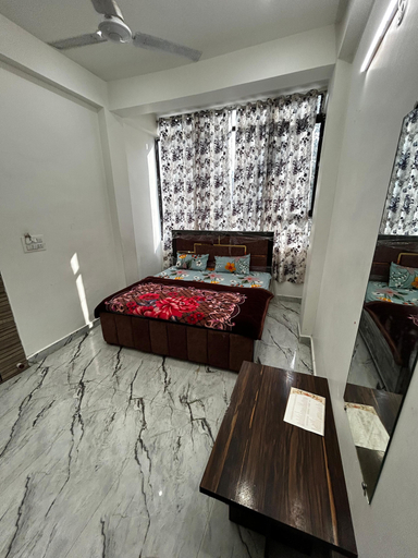 Bedroom 1, Hotel Shri Prabhu Dham Vrindavan, Mathura