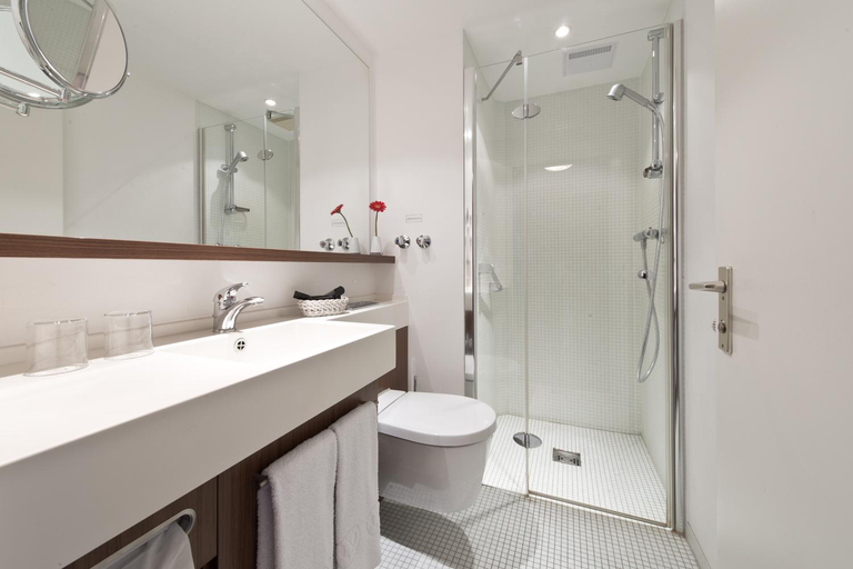 Bathroom 2, Park Hotel Moabit, Berlin