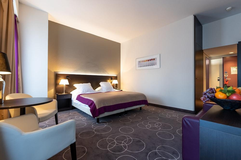 Bedroom 4, Grand Hotel des Bains, Saint-Maurice