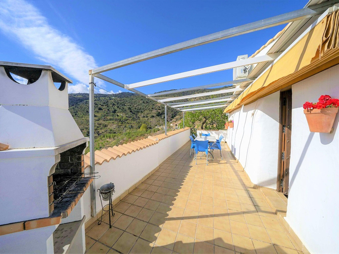 Others 3, Holiday Home in Laroya with Mountain Views, Almería