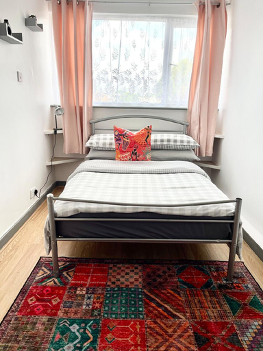 Bedroom 3, Penn Gardens 2 beds Apartment-2, London