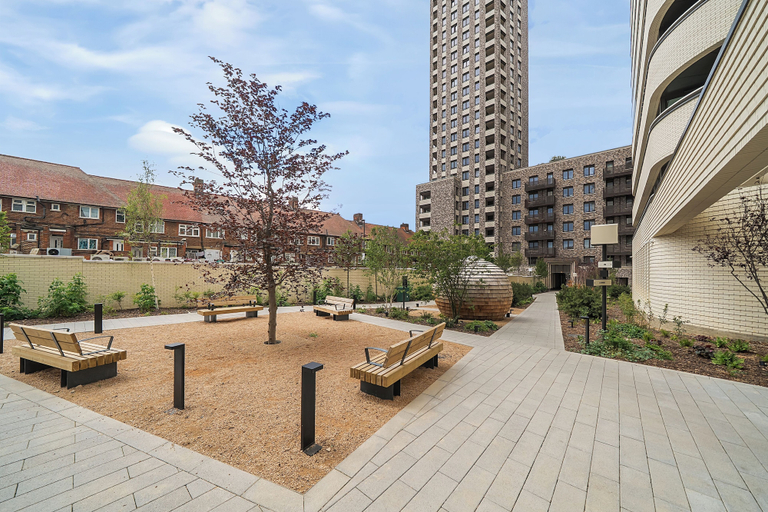 Exterior & Views 2, Roomspace Apartments - Oasis Way, London