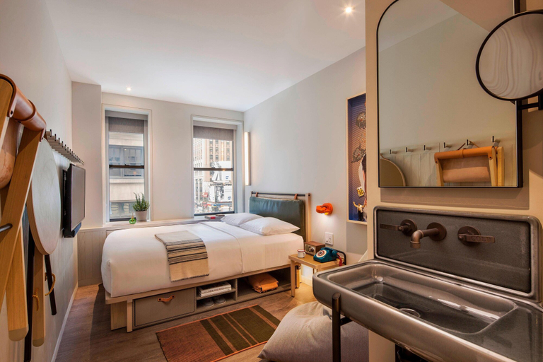 Bedroom 3, Moxy NYC Times Square, New York