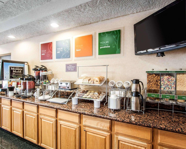 Food & Drinks 5, Comfort Suites Clackamas, Clackamas