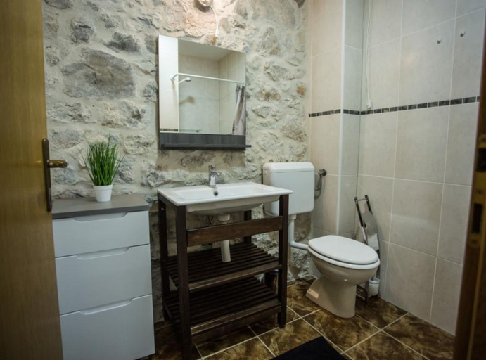 Bathroom 3, Apartments Stone House Murter, Murter