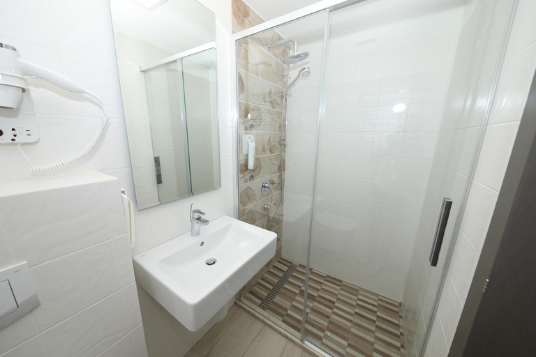 Bathroom 2, Hotel Delfin, Constanta