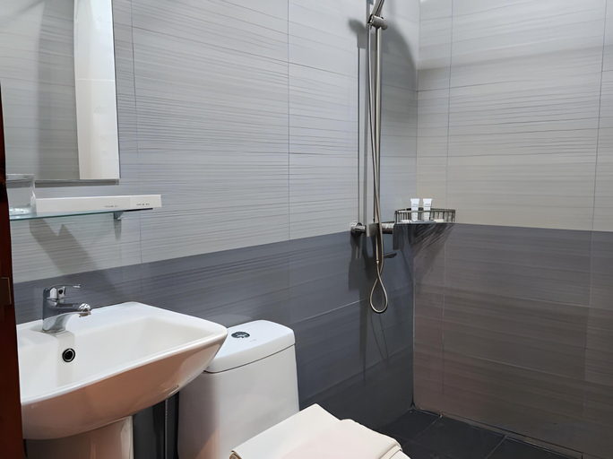 Bathroom 3, HOTEL HERENCIA 625 , Daraga