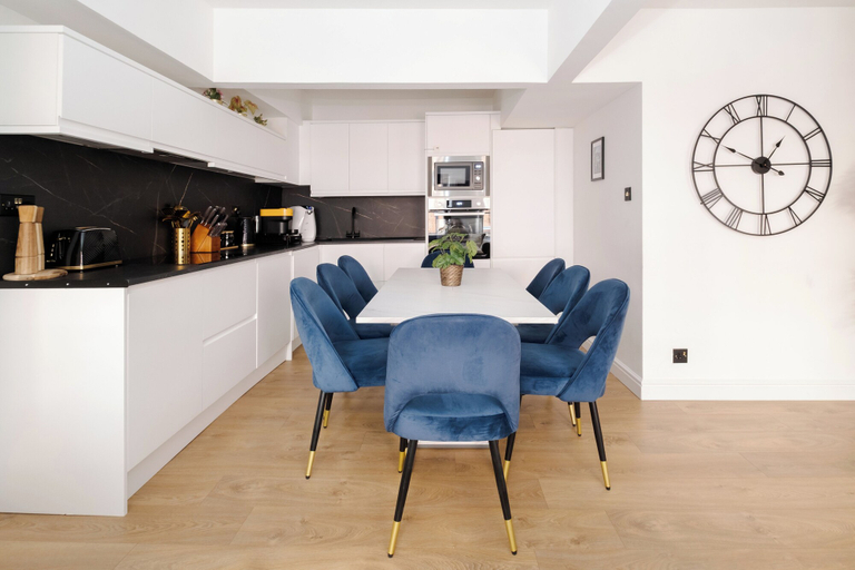 Others 4, LONDONERS│Sherlock's Home, London