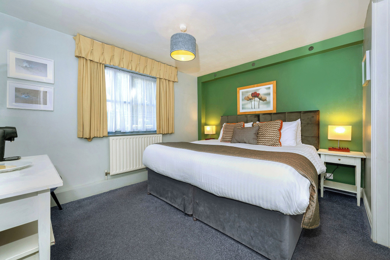 Bedroom 3, The Old Pheasant Hotel, Rutland