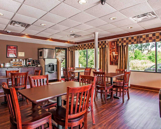 Food & Drinks 5, Econo Lodge Mount Laurel Area, Burlington