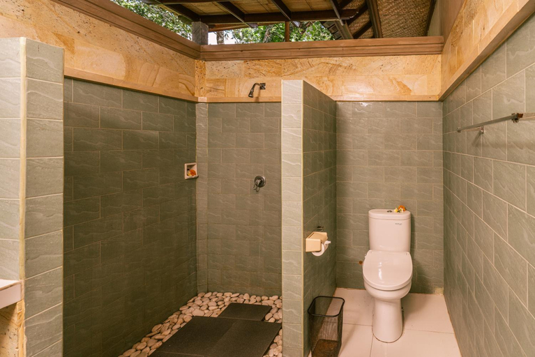 Bathroom 3, Mahagiri Resort & Restaurant, Karangasem
