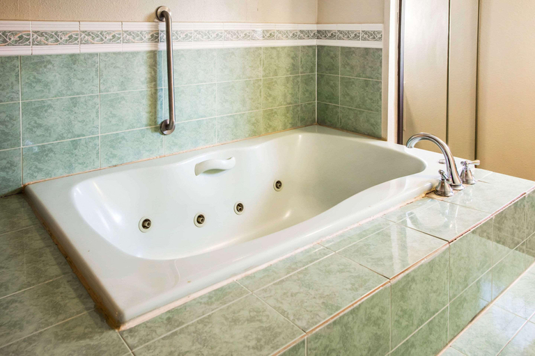 Bathroom 4, Quality Inn & Suites Millville - Vineland, Cumberland