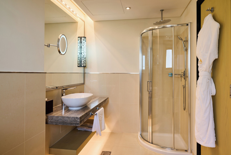 Bathroom 10