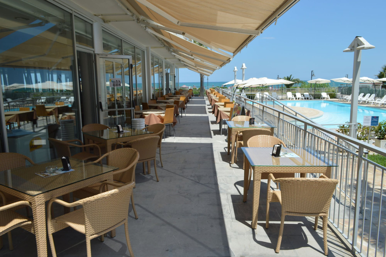 Food & Drinks, Residence Roseto Pool Seaview Abruzzo, Teramo