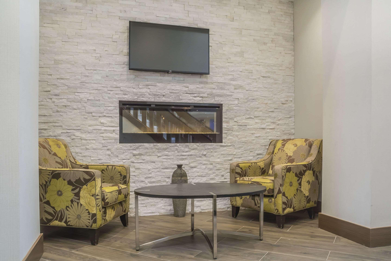 Public Area 2, Comfort Inn Chatham, Chatham-Kent