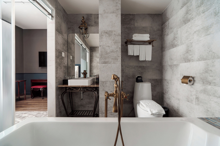 Bathroom 5, Kin Hotel Dong Du, District 1