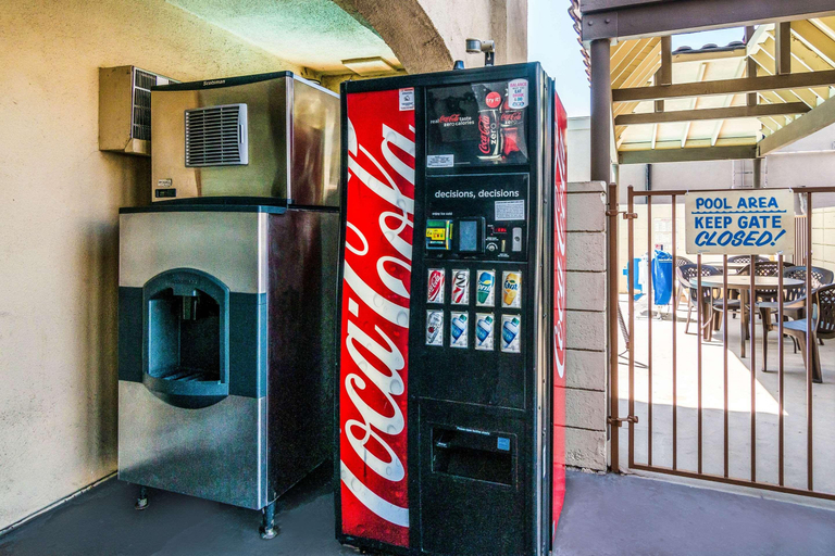 Public Area, Rodeway Inn Regalodge, Los Angeles