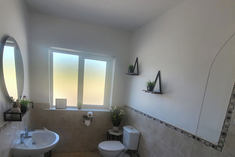 Bathroom 4, Foxes Rest - 4 Bedroom House