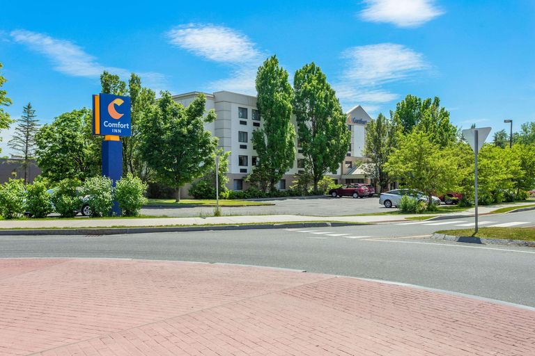 Exterior & Views 2, Comfort Inn White River Junction, Windsor