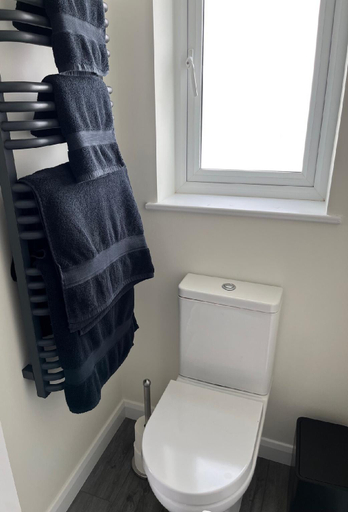 Bathroom 3, Studio apartment in Harefield, London