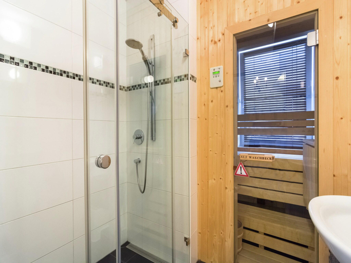 Bathroom 2, Apartment in Leogang near Ski Slope, Zell am See