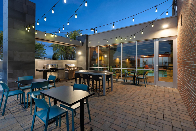 Food & Drinks 5, Home2 Suites by Hilton Dover, DE, Kent