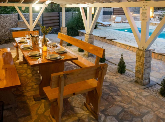 Food & Drinks 5, Villa Gabriel, Drniš