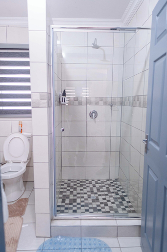 Bathroom 4, Viata Luxe Guesthouse, Mopani