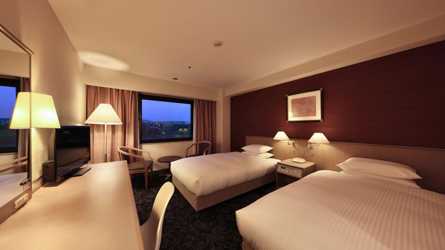 Bedroom 5, MINAMISENRI Crystal Hotel, Suita