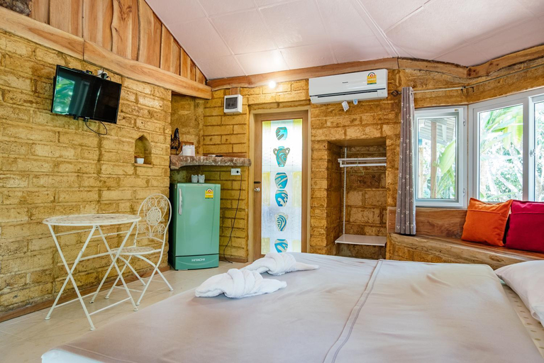 Bedroom 2, Baandin Chiewlarn Resort, Ban Ta Khun
