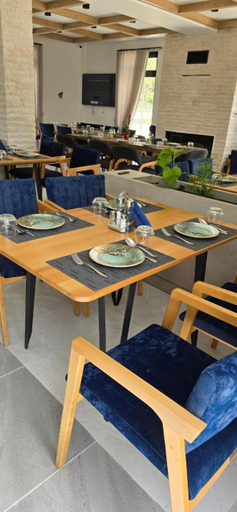Food & Drinks, Lumi i Bardhe Hotel & Restaurant, Vlorës