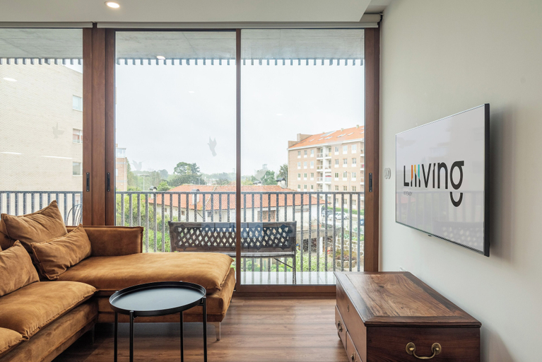 Others 3, Liiiving - Warm Vintage Apartment, Matosinhos