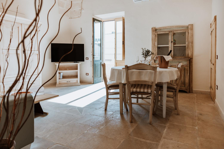 Others 3, VinTage rooms, Lecce