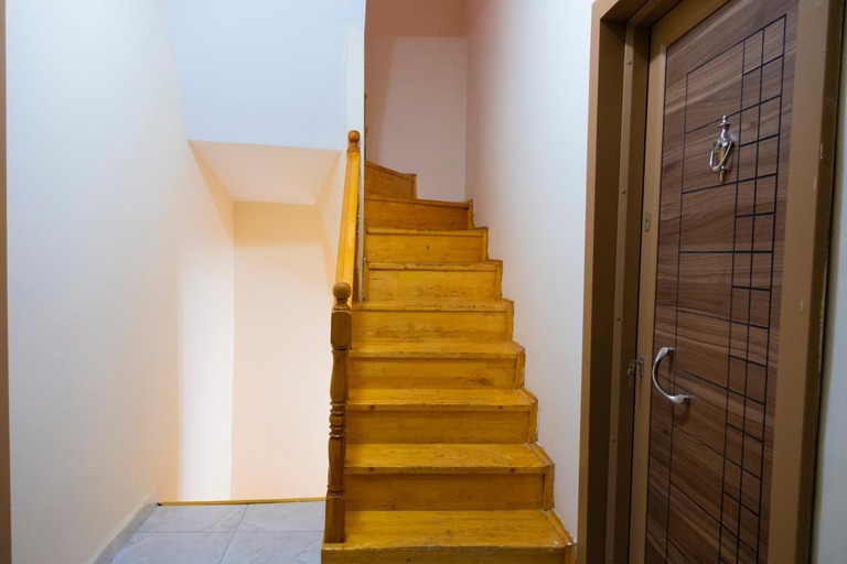 Others 5, Cınar otel, Fatih