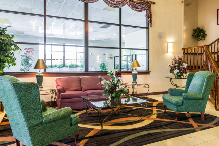 Public Area 3, Clarion Inn & Suites Northwest, Marion