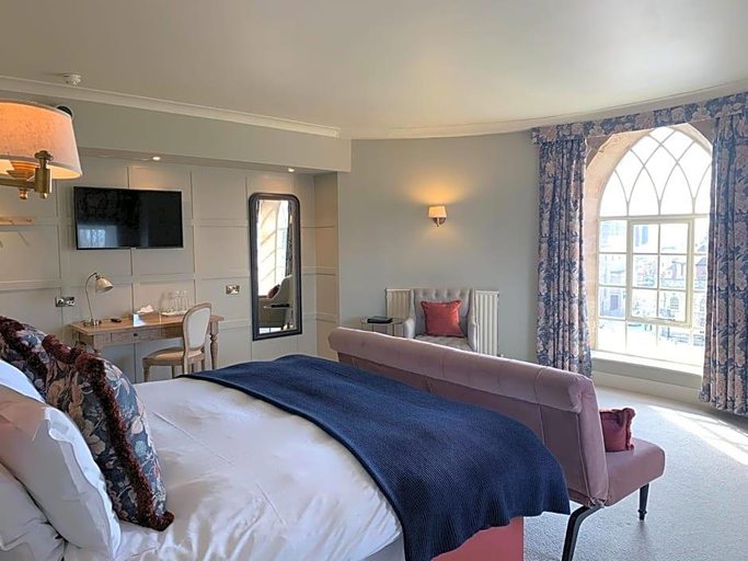 Bedroom 2, Castle Hotel, Somerset