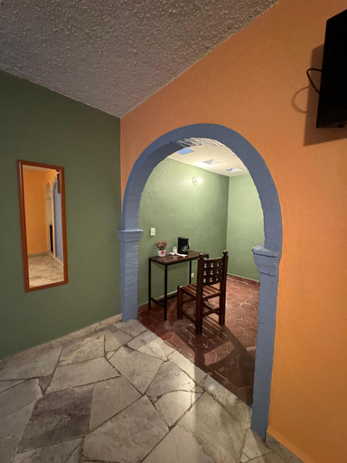 Others 4, Hotel Camino de Allende, Allende