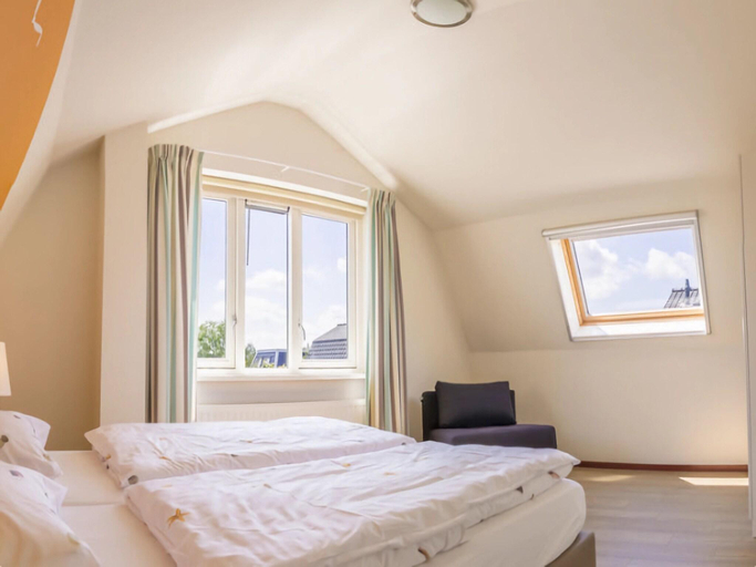 Bedroom 2, Holiday Home in Noordwijk with Sunny Garden, Noordwijk