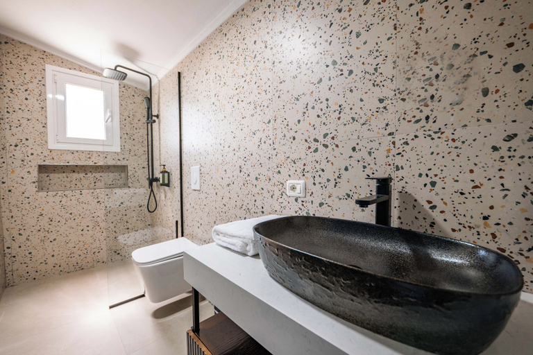 Bathroom 4, Kristianna Apartments, Vlorës